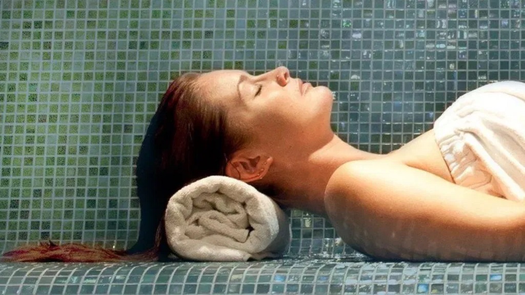 How does a spa help in maintaining good health?